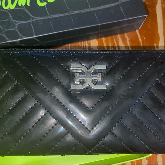 SAM EDELMAN Sophia Quilted Zipper Wallet  BLACK  Silver Logo New In Box w/tags - Picture 4 of 10
